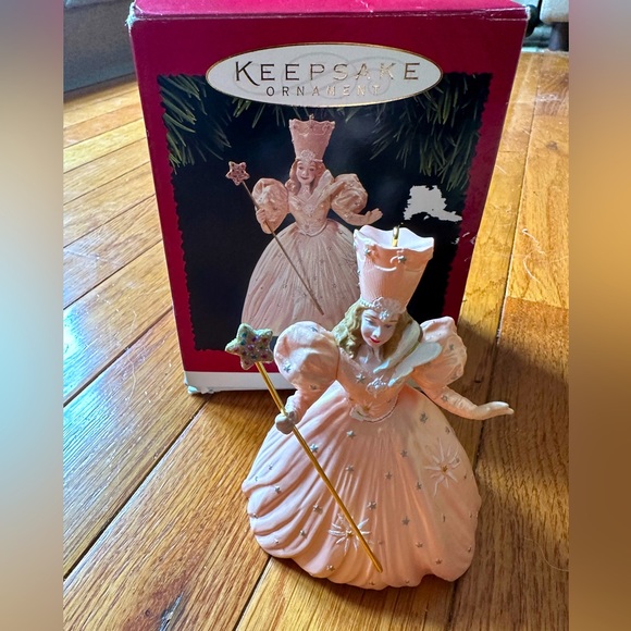 Hallmark Keepsake Ornament The Wizard of Oz Glinda Good Witch of the North 1995 - Picture 1 of 8